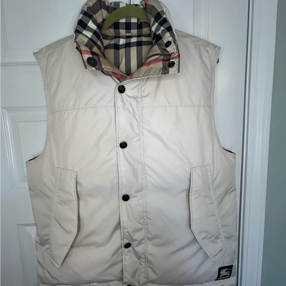 Burberry London Reversible Puffer Vest. - Picture 3 of 14